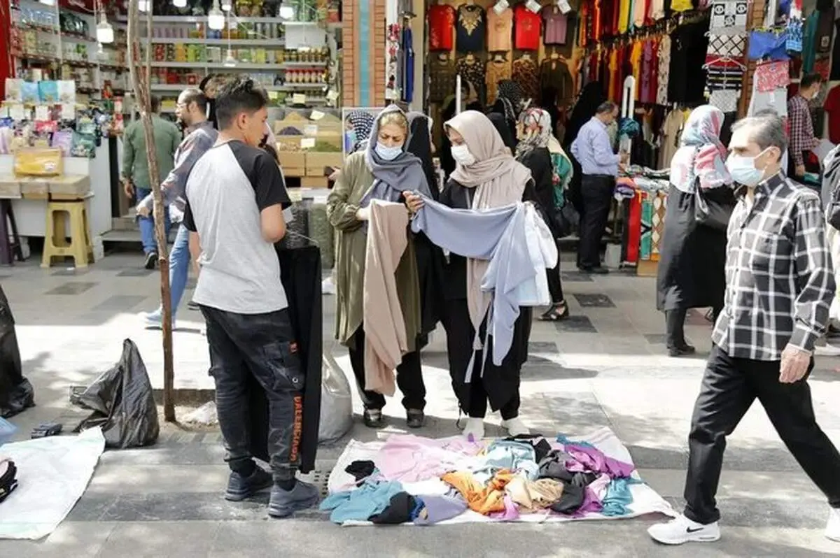 اجاره پیاده‌روها به دست‌فروشان؛ بازار غیررسمی زیر سایه ضعف نظارت