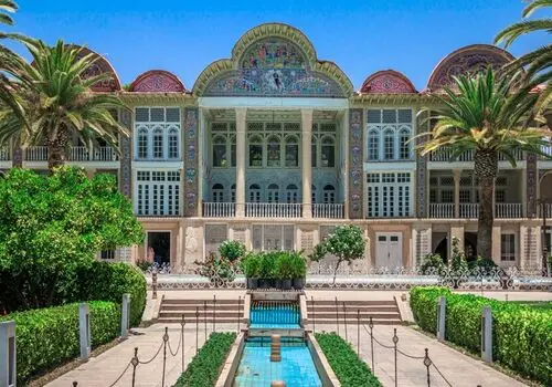 تصاویری از اسب سرگردان در خیابان های شیراز + فیلم 