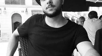 انقلاب دیجیتال روی صحنه؛ مهراد هیدن به همراهی خواننده هوش مصنوعی اجرا کرد