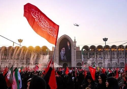 حضور سردار قاآنی در مصلی تهران برای وداع با پیکر رهبر شهید+فیلم