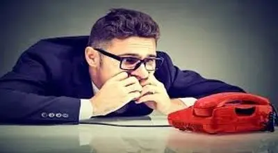 معرفی بهترین راهکارها برای مقابله با خجالت در مکالمات تلفنی
