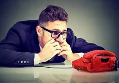معرفی بهترین راهکارها برای مقابله با خجالت در مکالمات تلفنی
