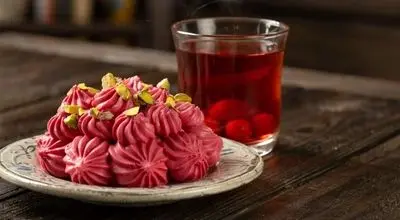 طرز تهیه حلوا آلبالو؛ دسر خوشرنگی که مهمان‌ها را غافلگیر می‌کند