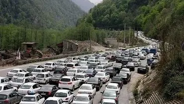 بسته شدن جاده چالوس بر اثر ترافیک شدید