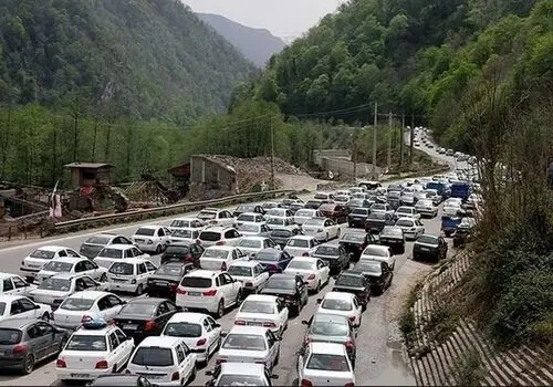 برای چهارمین روز متوالی جاده چالوس یک‌طرفه شد
