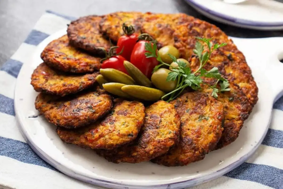 کوکوی مرغ و پیازچه؛ افطاری خوشمزه و بدون دردسر