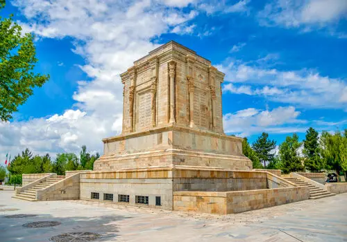 آرامگاه فردوسی مشهد کجاست؟ همه چیز درباره مقبره حکیم توس
