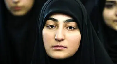 عکسی از زینب و نرجس سلیمانی در دیدار با رهبر انقلاب