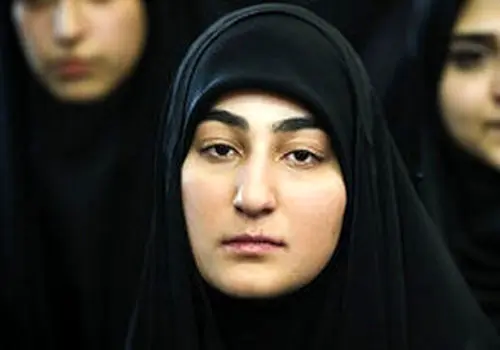 تصویری کمتر دیده شده از شهیدان ایزدی و باقری در یک جلسه
