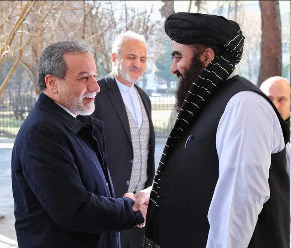 امیرخان متقی در دیدار با عراقچی: امیدواریم این دیدار سطح روابطمان را ارتقا دهد