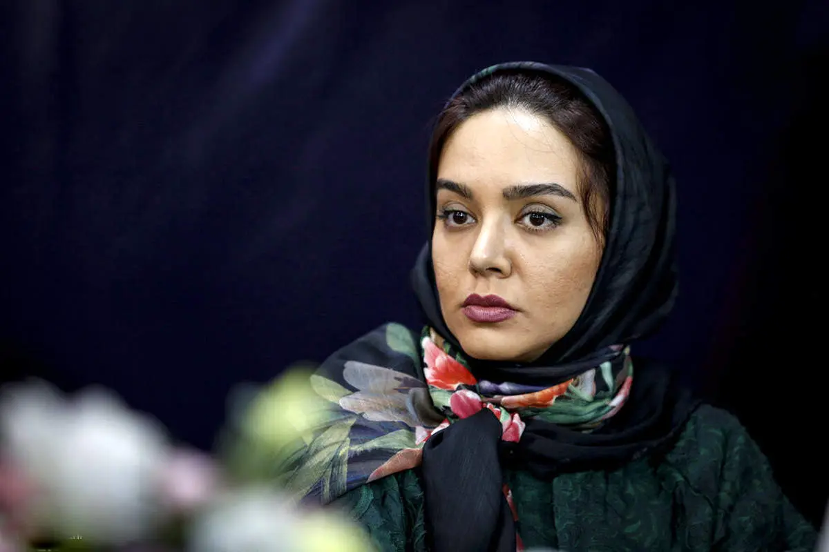 شیرین نون خ با بیتی از حافظ دلبری کرد