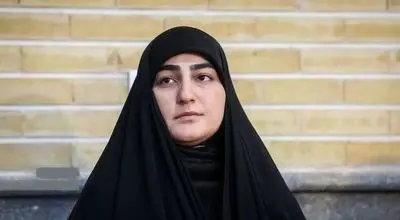 واکنش تند زینب سلیمانی دختر حاج قاسم به آتش‌ زدن پرچم ایران در یکی از دانشگاه‌ ها