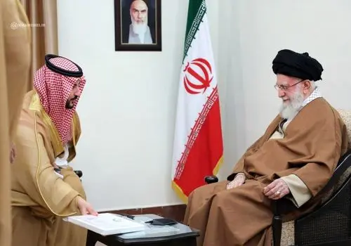 اولین پادشاه عربستان در کنار ۴ فرزندش+ عکس