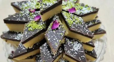 روش تهیه حلوا  لقمه‌ای با طعم کاکائو و هل+ فیلم 