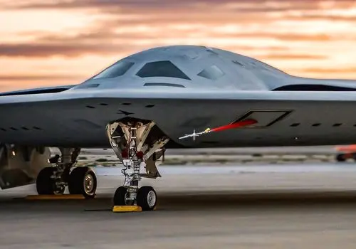 پرنده جنگ سرد دوباره جان می‌گیرد؛ برنامه بزرگ آمریکا برای تمدید عمر B‑52+تصاویر