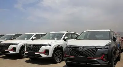 پیش‌بینی قیمت خودروهای داخلی و وارداتی در سال ۱۴۰۴/افزایش قیمت تا ۵۰ درصد