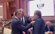  توجه نخست وزیر چین به پیکسل ایران روی کت عراقچی + تصاویر