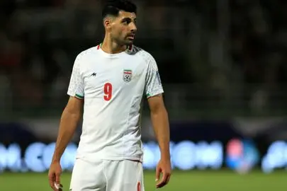  مهدی طارمی سکوت نکرد: چه کسی باید جواب مردم را بدهد/ دلار گرونتر می‌شود، مردم فقیرتر +عکس 