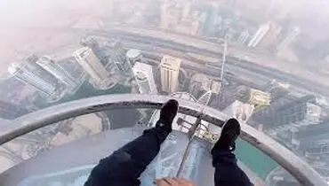 پرش شیخ حمدان ولیعهد دبی از برج خلیفه!

