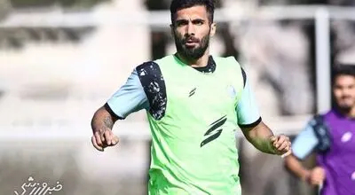 مدافع جنجالی استقلال: بابت رفتارم بعد از بازی الوصل عذرخواهی می‌کنم، خیلی اشتباه بود