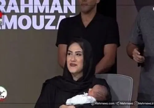 
کری‌خوانی کشتی‌گیر ژاپنی برای عموزاد
