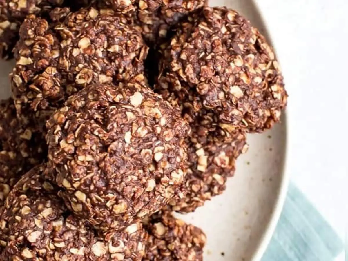 کوکی‌های لذیذ و خوشمزه فقط با ۳ قلم مواد؛ ترکیب موز و جو دوسر برای یک میان‌وعده سالم