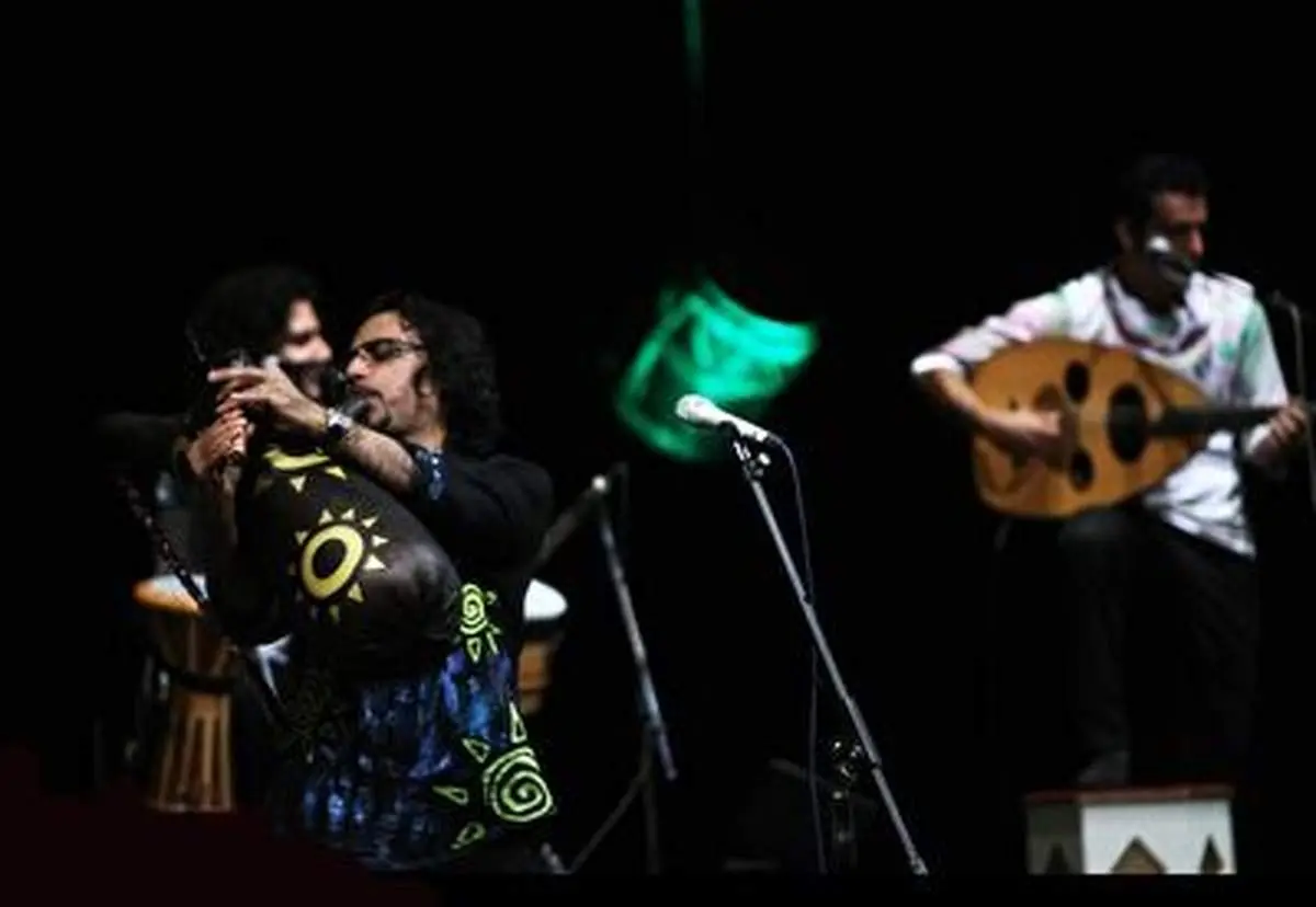 لحظه حمایت نیروی انتظامی از کنسرت گروه لیان در مقابل عوامل خودسر+ فیلم