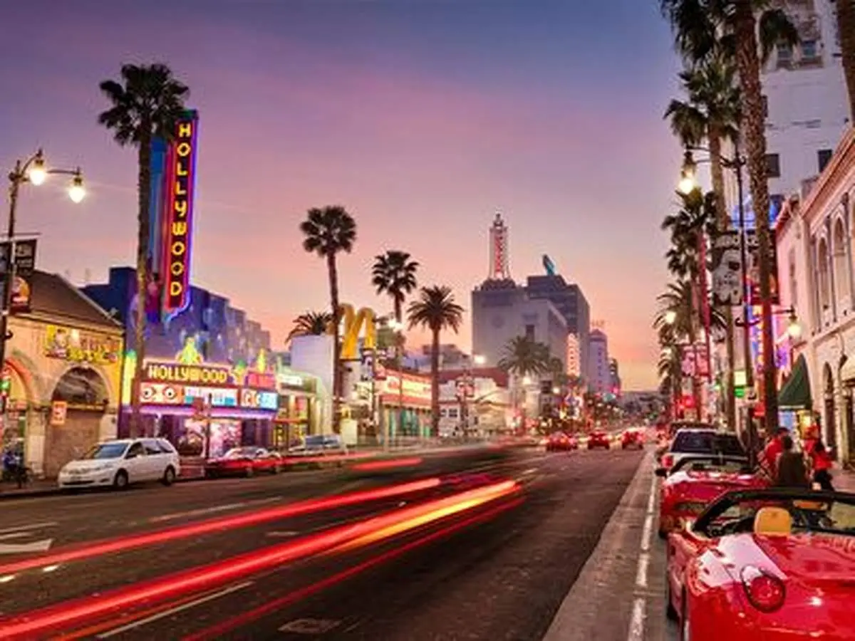 این تصاویر از محله هالیوود کاملا واقعی است+ فیلم