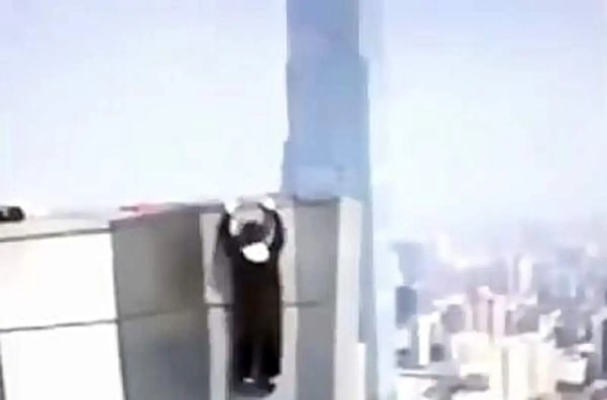 لحظه سقوط یوتیوبر چینی از طبقه ۶۲ آسمان خراش حین ساخت کلیپ+ فیلم