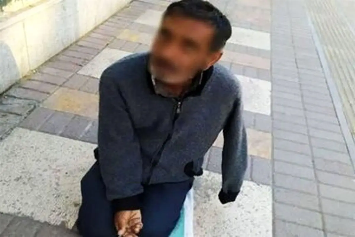 مردی که وانمود می‌کرد یک پا ندارد و گدایی می‌کرد، دستگیر شد+ عکس