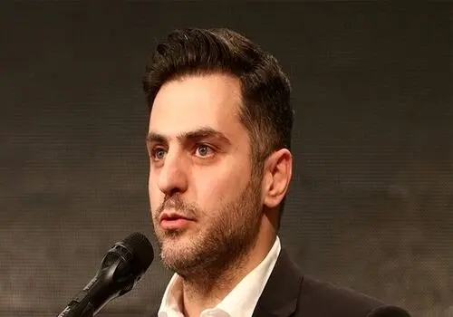  استایل جدید و خفن علی ضیا با سبیل+ عکس 