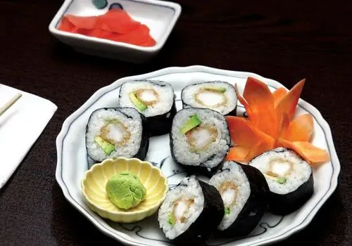 سوشی چیست؟ + طرز تهیه 