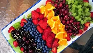 میوه را قبل از غذا بخوریم یا بعد از غذا؟