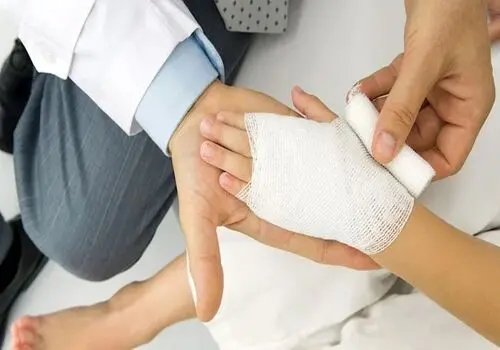 
این کارها را بلافاصله بعد از سوختگی انجام دهید