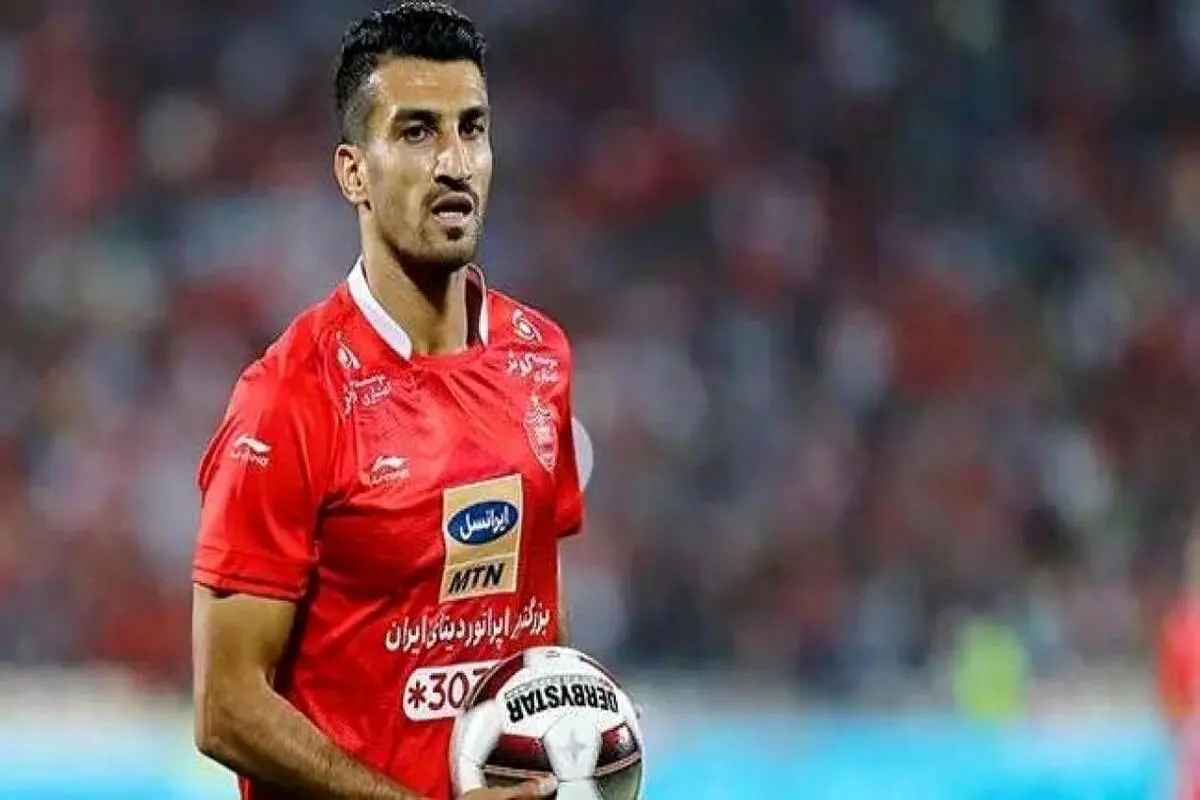 کاپیتان پرسپولیس با دنیای فوتبال خداحافظی کرد