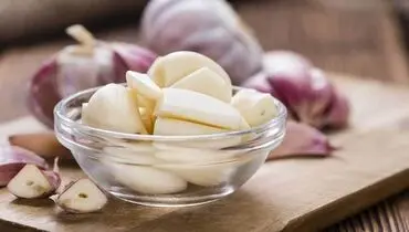 بهترین راه برای پوست کندن سیر