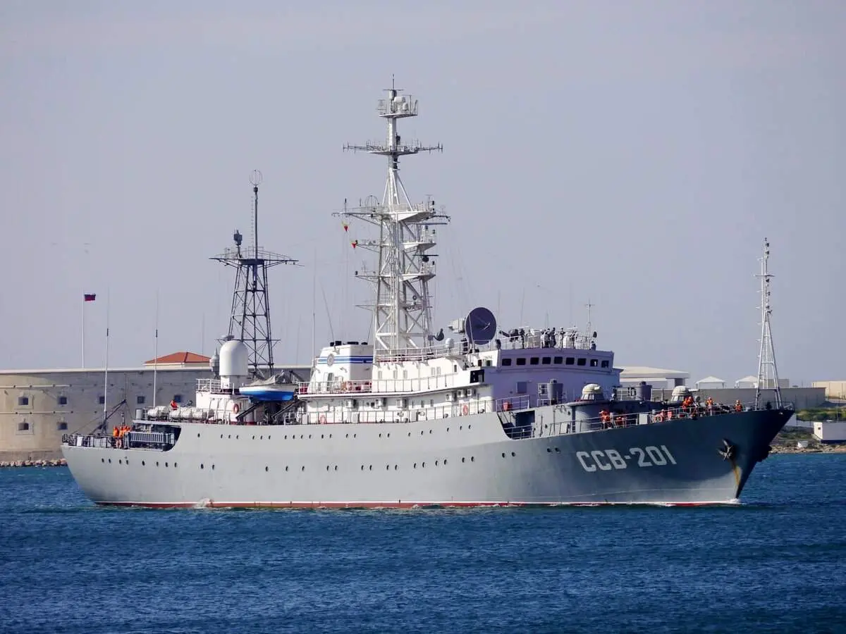 حمله ناموفق قایق‌های بدون سرنشین اوکراین به کشتی ناوگان دریای سیاه روسیه+ فیلم