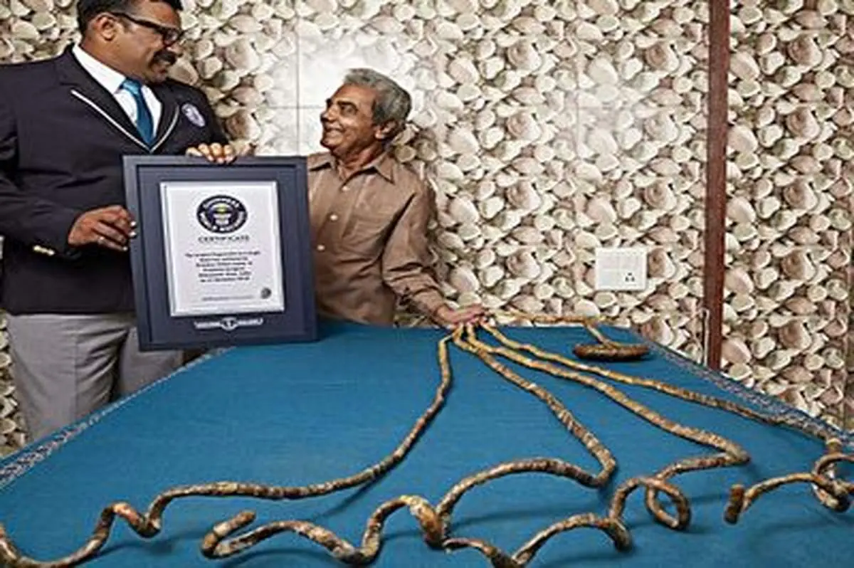 وضعیت عجیب ناخن های مرد هندی که ۶۶ سال کوتاه نشده بودند! + فیلم