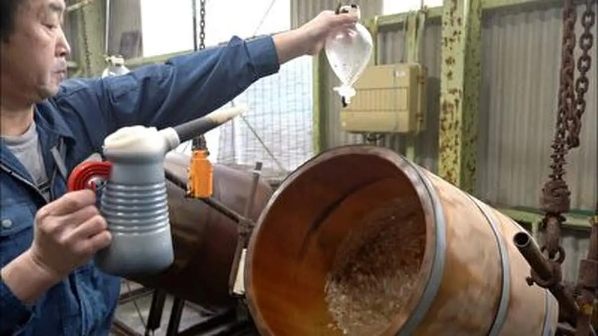 مراحل جالب دکمه سازی از صدف که شاید ندیده باشید+ فیلم