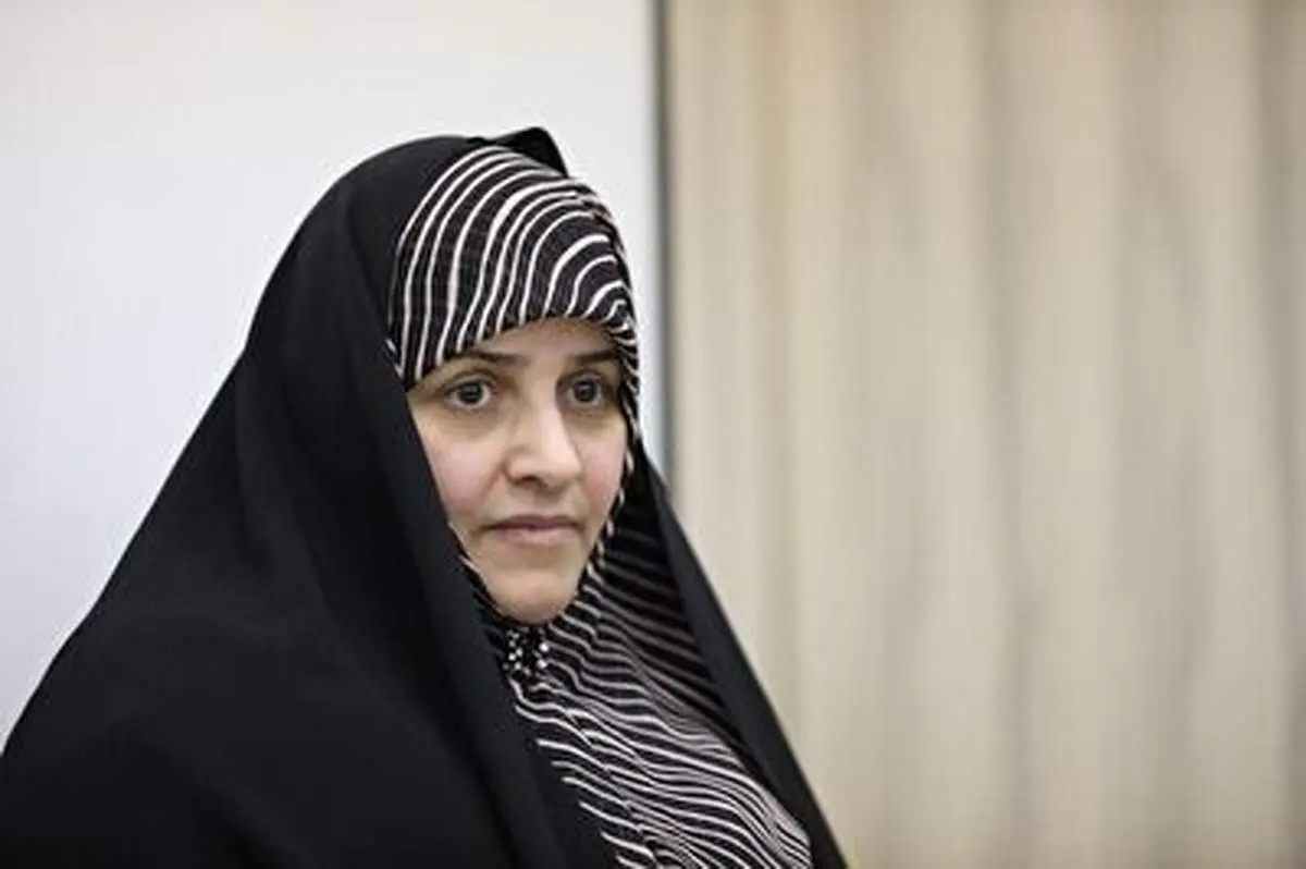 همسر رئیسی در تلویزیون ونزوئلا: سن درختان دانشگاهی که من در آن تدریس می‌کنم بیشتر از سن آمریکاست!+ فیلم