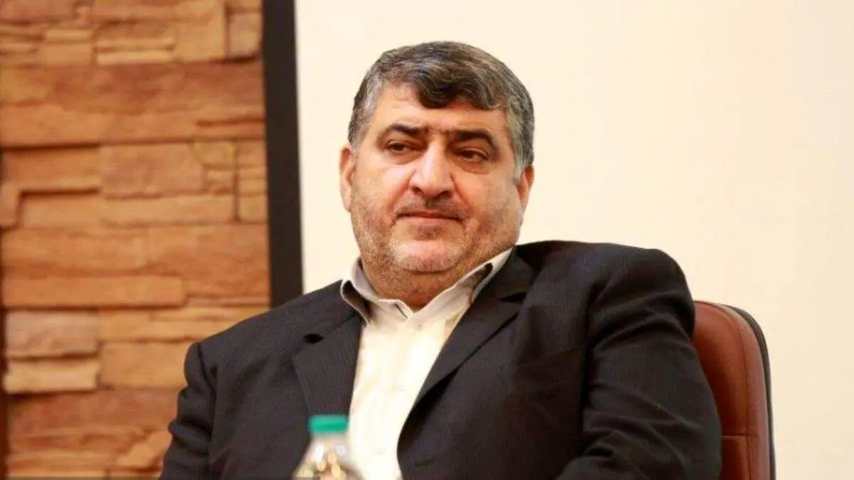 نماینده مجلس: آقایان به جای اینکه بگویند چه کسی چقدر بخورد و چه کسی چقدر نخورد به فکر ساماندهی اقتصادی باشند