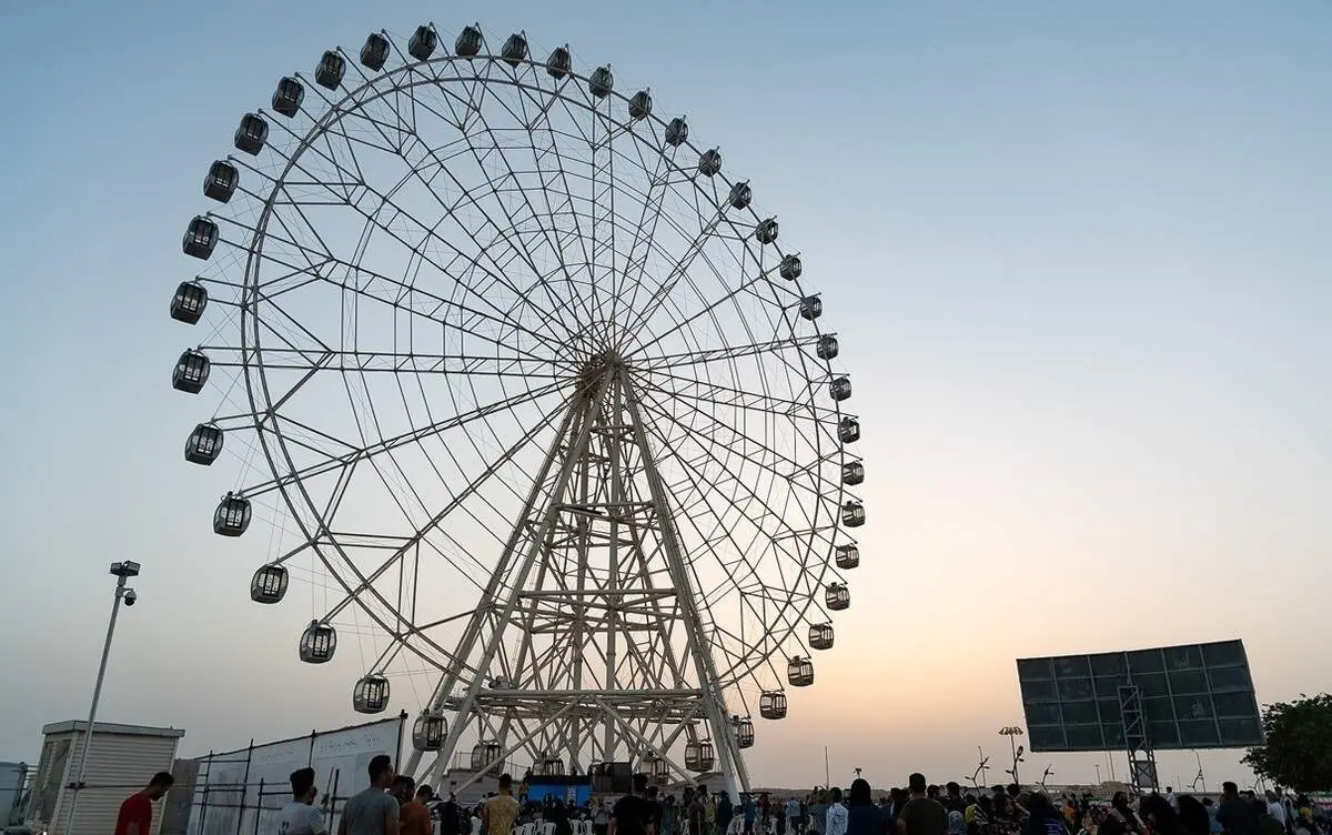 مصدومیت ۹ نفر بر اثر سقوط چرخ و فلک در شهربازی قزوین