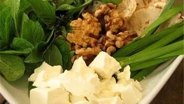  پنیر را با سیاهدانه بخوریم یا با گردو؟