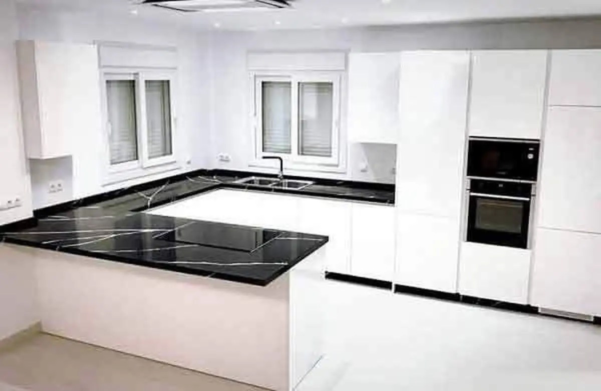 چرا کابینت هایگلاس زرد می شود؟