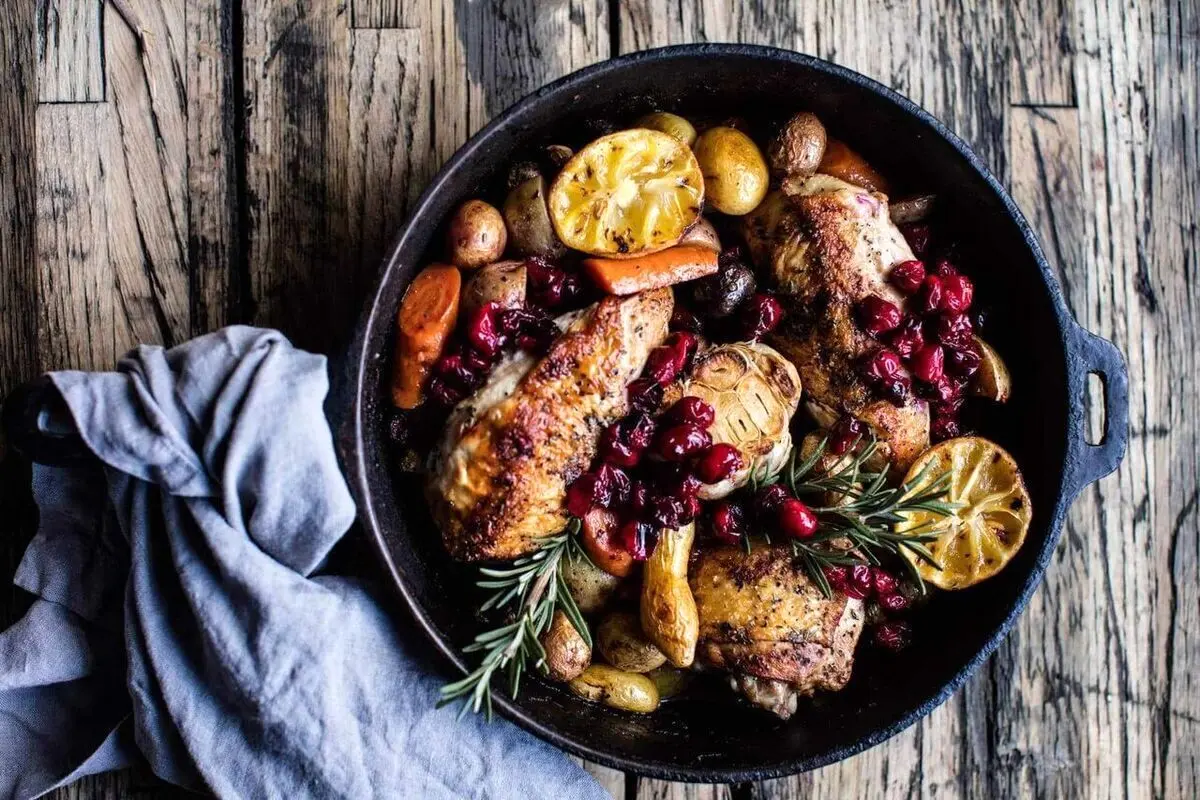 طرز تهیه مرغ طعمدار مجلسی داخل فر