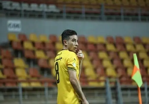 فرشاد احمدزاده با پرسپولیس به توافق رسید