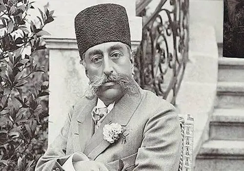 تصویری از مادر مظفرالدین شاه که وایرال شد