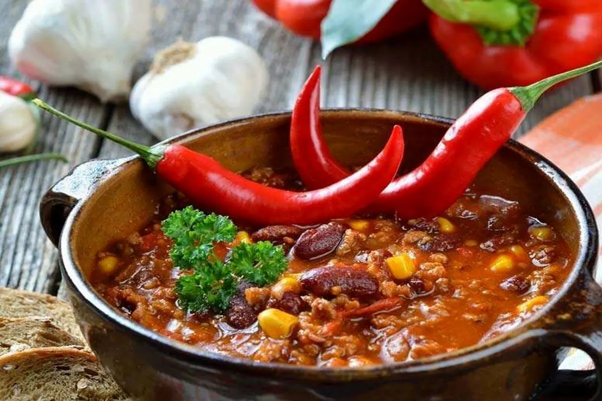 چرا مصرف غذاهای تند باعث تعریق میشود؟
