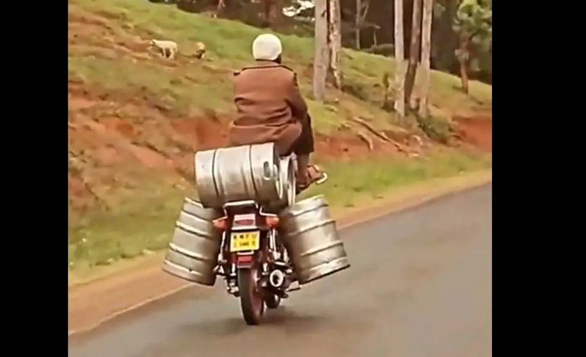 عجیب ترین موتورسواری عالم!+ فیلم
