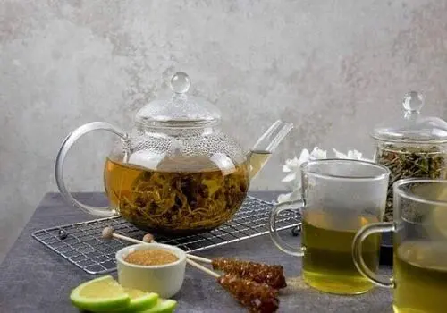 نوشیدنی‌های ممنوعه در زمان گلودرد